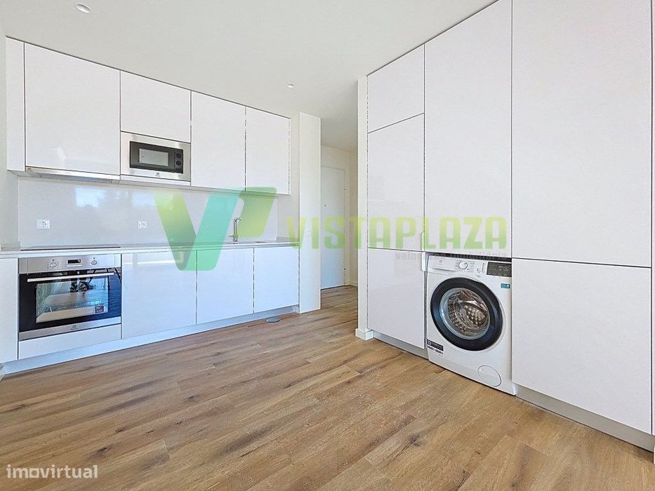 Apartamento T1 Novo, em Portimão com Estacionamento e Piscina — Portimão, Faro