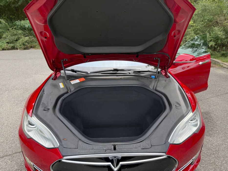 Tesla Model S 90D      2016
