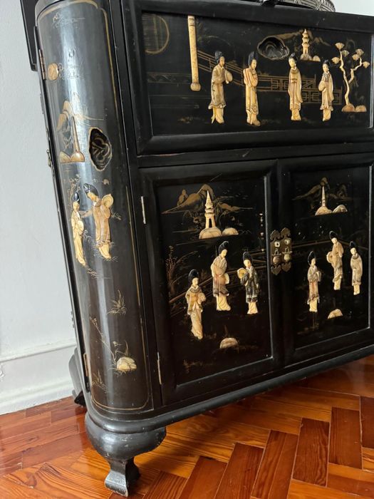 Bar Chines a necessitar de restauro