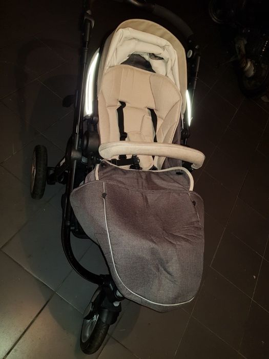 Vendo carrinho de bebê completo