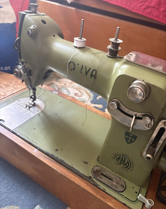 Maquina costura antiga com motor