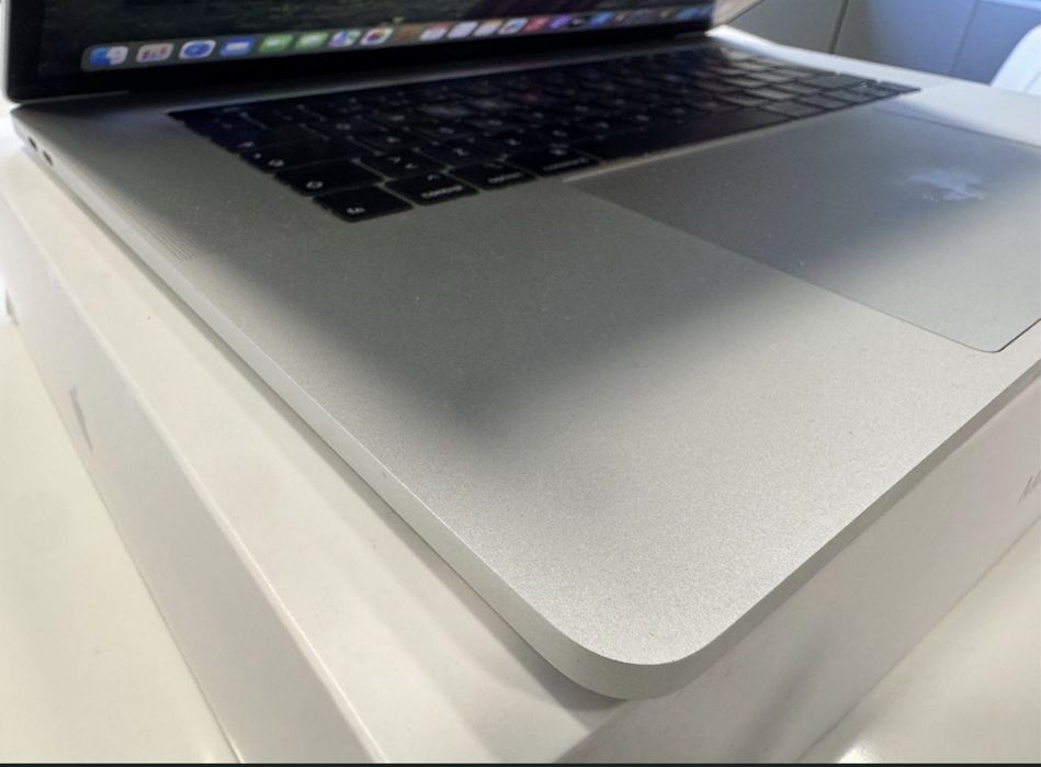 MacBook Pro Retina 15.4 inch (2019) - Core i9 - 16GB - SSD 500GB