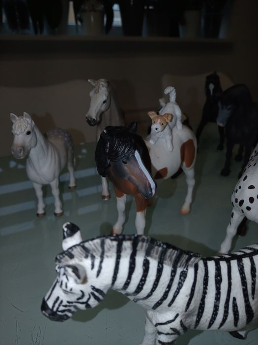 Figurki Schleich konie, 12 sztuk, zebra, lew. Mega pakiet .Gratis pude