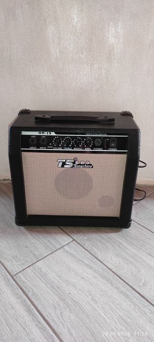 Набір електрогітара Deviser L-G1 ST BK + комбопідсилювач