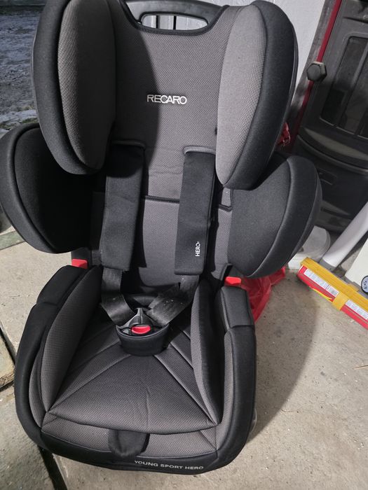 Продам дитяче крісло RECARO