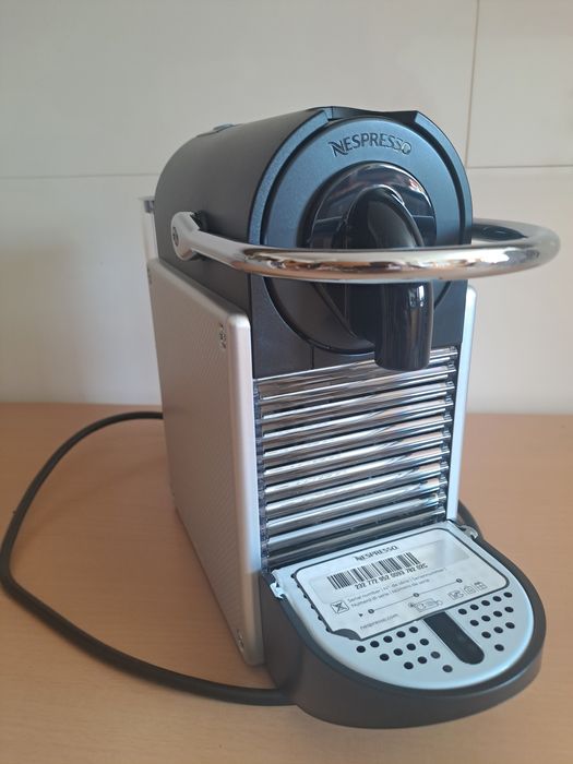 Máquina de café nespresso pixie nova