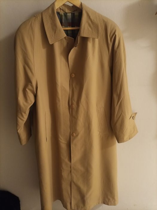 Płaszcz damski typu prochowiec