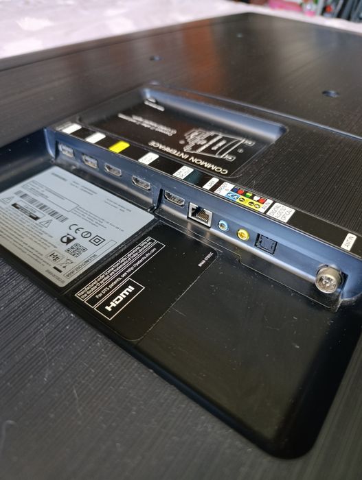 Samsung ue49k5600 телевізор
