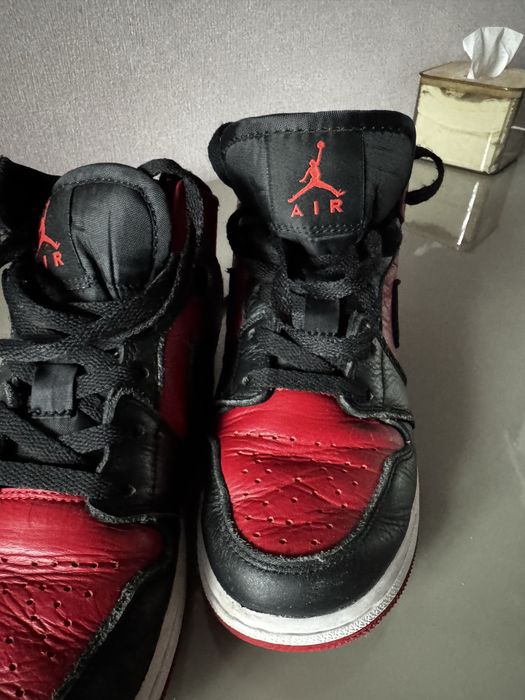 Кросівки Nike Air Jordan 1 Mid Red Black