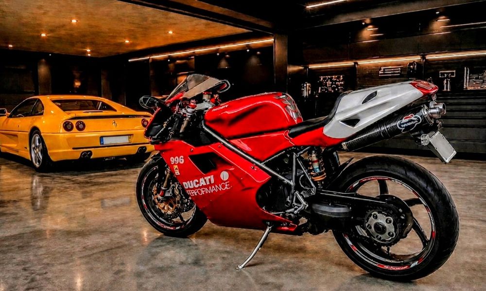 Vendo belíssima Ducati 996
