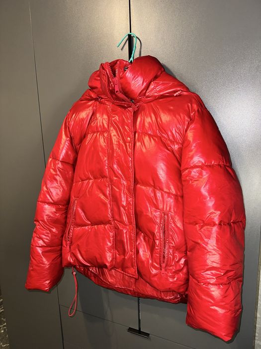 Куртка Gap S-M червона с капюшоном