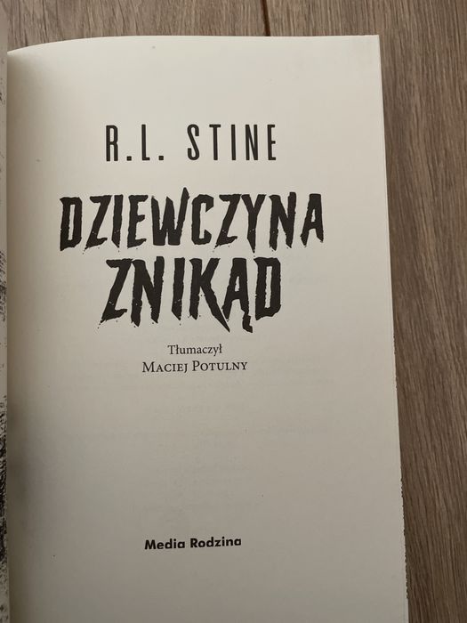 Książka „Dziewczyna znikąd" R.L Stine