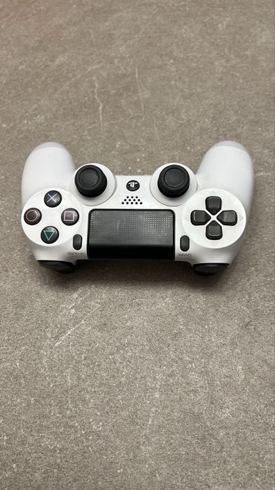 Pad do ps4 uzywany sprawny