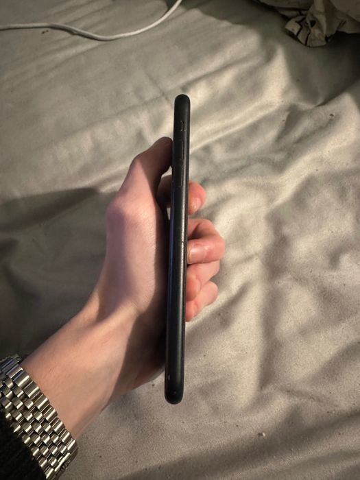 iPhone XR 64GB 82% Bateria