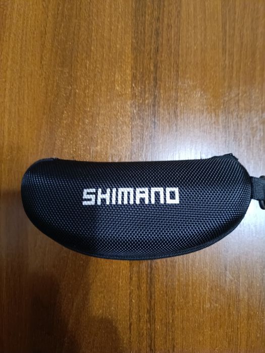 Поляризаційні окуляри Shimano.