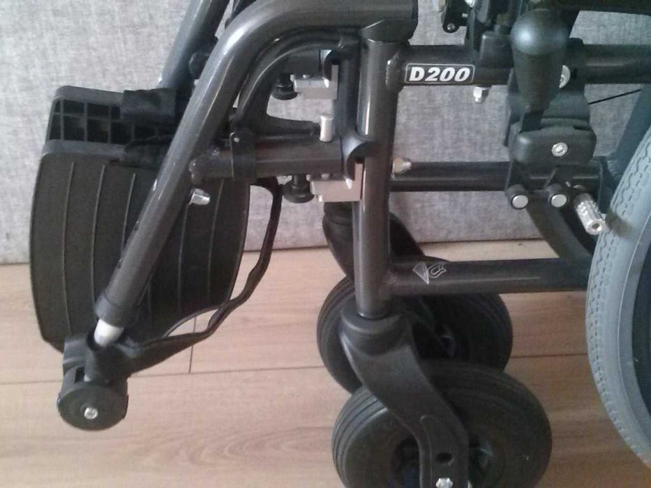 sprzedam wózek inwalidzki Vermeiren D200