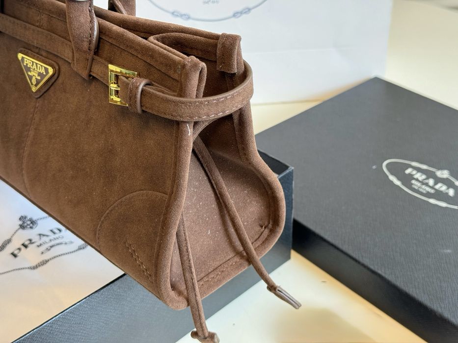Сумка prada — замшева, коричнева