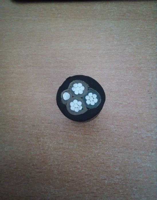 Кабель електричний 3 фазний 
 фазний алюмінієвий. Ціна 100 за 1 метр.