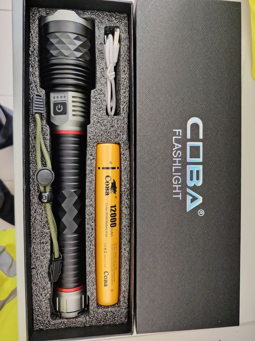 Lanterna Violenta de Alcance Brutal 800m -2400 lumens