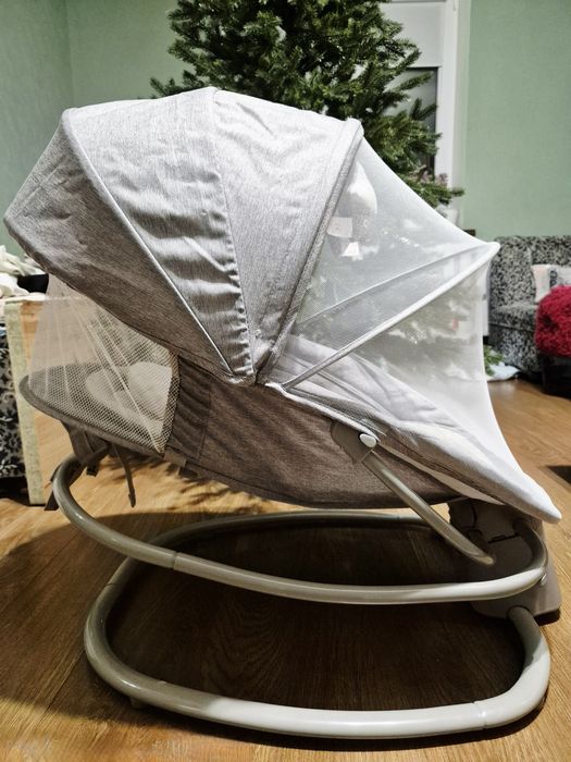 Заколисуючий центр,шезлонг, стільчик для годування,4в1 Mastela 8114 із