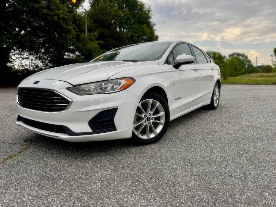 Ford Fusion Hybrid Titanium      2019