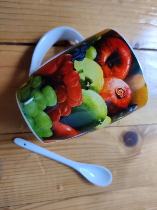 NOWY Porcelanowy kubek z lyzeczka