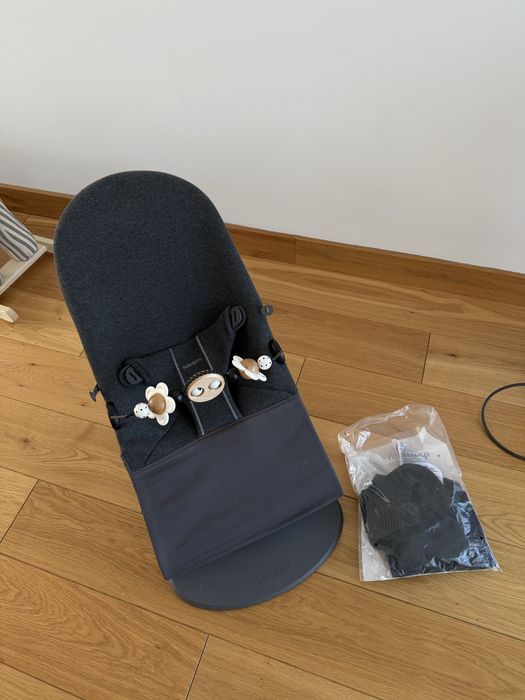 BabyBjörn Bliss + 2 pokrowce + zabawka – stan idealny