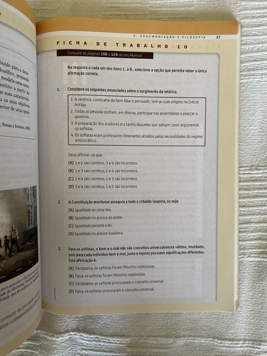 Caderno de Atividades “Clube das Ideias” Filosofia 11.° Ano - Areal E.