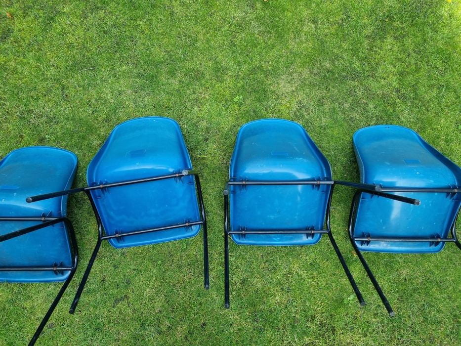 Sprzedam krzesła ogrodowe.