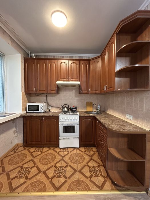 Квартира-студія подобово