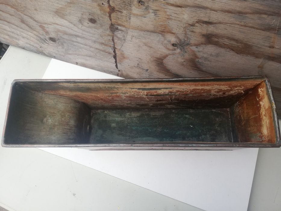 Pojemnik miedziany na wodę z kranikiem