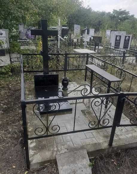 Покраска ограды. Фарбування огорожі