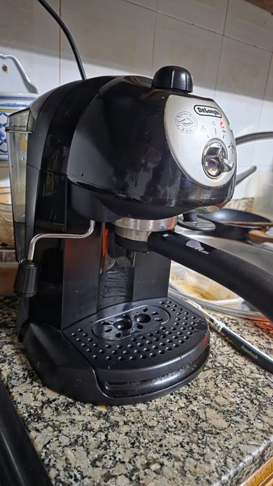 Máquina cafe DeLonghi
