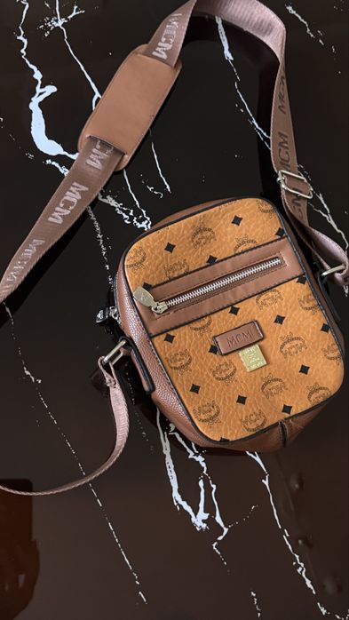 Torebka listonoszka MCM – crossbody