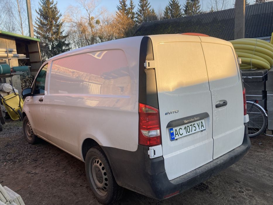 Мерседес Бенс eVito