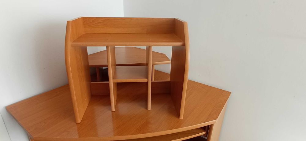 Biurko narożne z nadstawkami