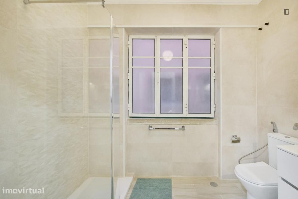 Quarto - localizado em Alameda Lisbon