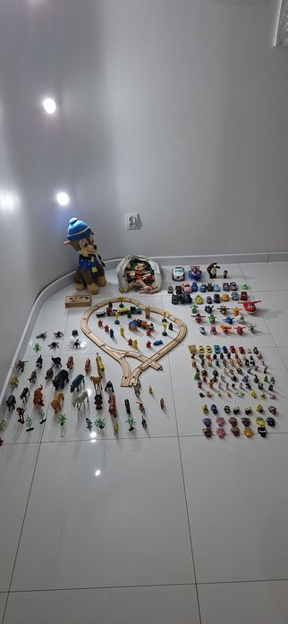 Karton zabawek Psi Patrol  Jetek  klocki kolejka zwierzęta figurki