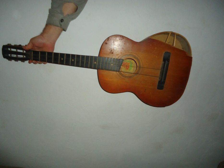 гитара  шестиструная