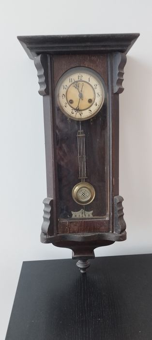 Relógio parede antigo.