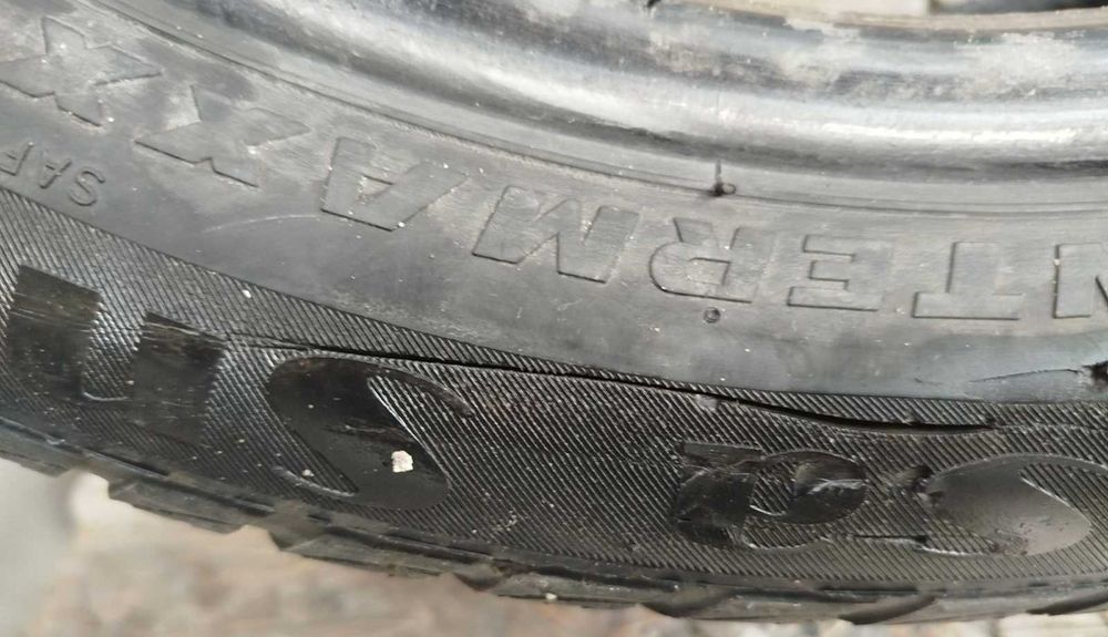 Зимова гума Maxxis PresaSnow 205/50/R17 2010г 5.0-5.5мм