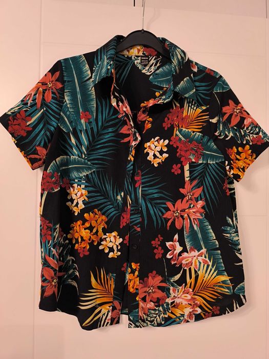 Sprzedam piękną kolorową bluzkę M