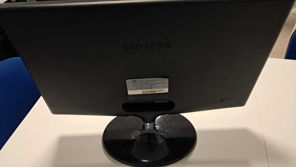 Ecrã pc 22 polegadas