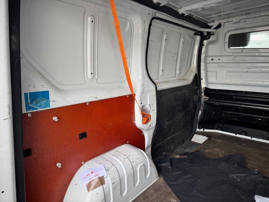 Opel vivaro iva dedutivel duas portas laterais