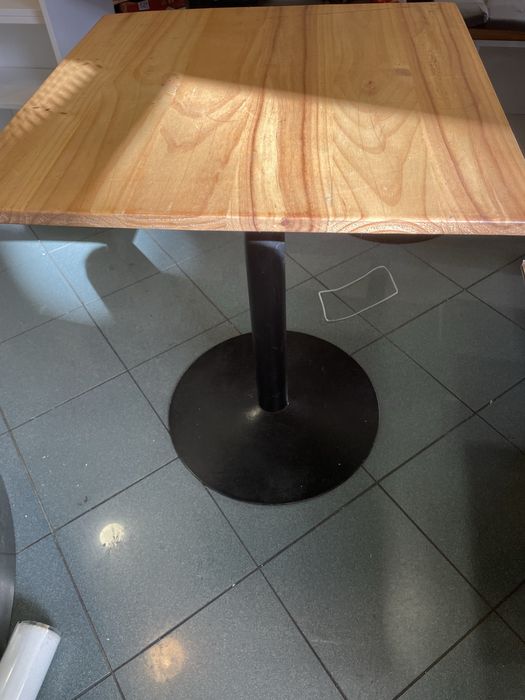 Mesas de restauracao em prefeito estado