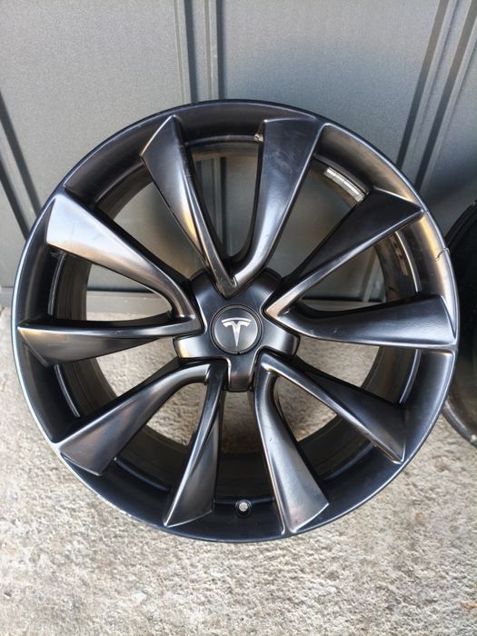 Комплект легкосплавних дисків для Tesla  5/114.3 R20