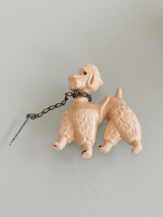 lindo broche de celuloide dos anos 1950