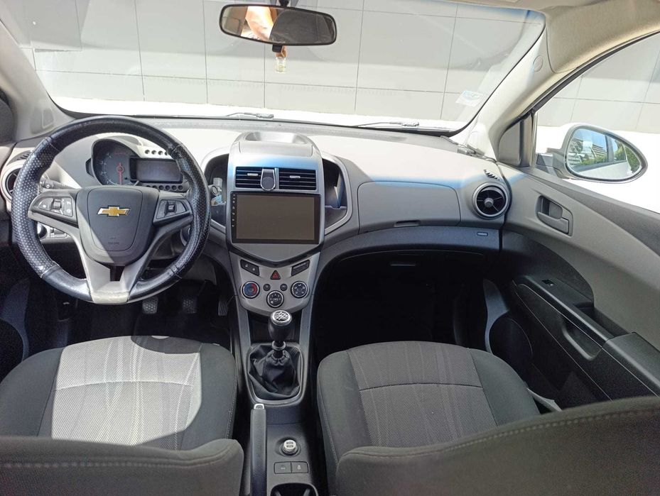 Chevrolet AVEO 1.3 Diesel 2013 com LCD screen