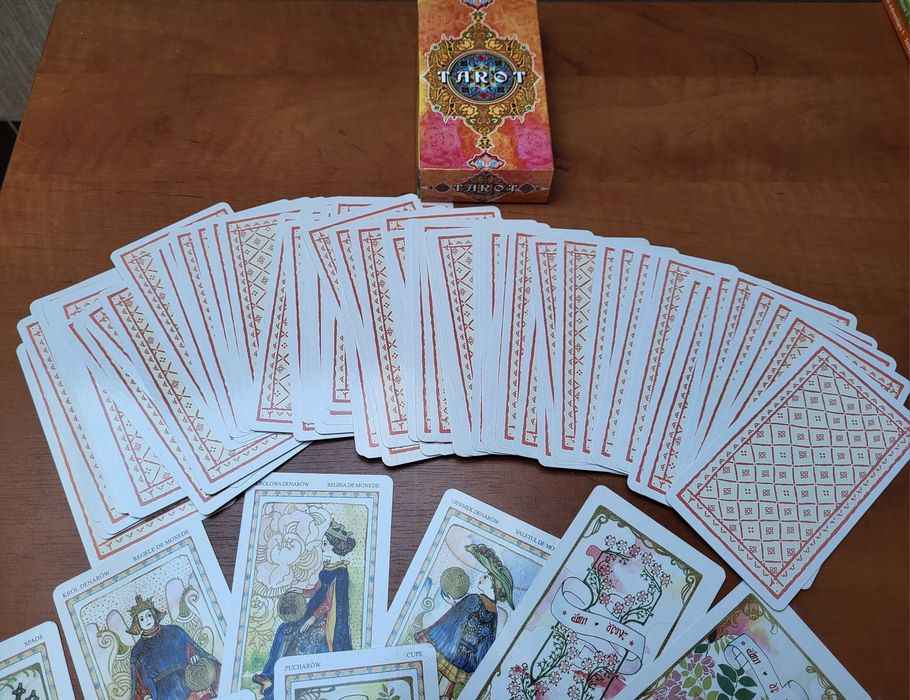 karty tarota 80 sztuk w pudełku