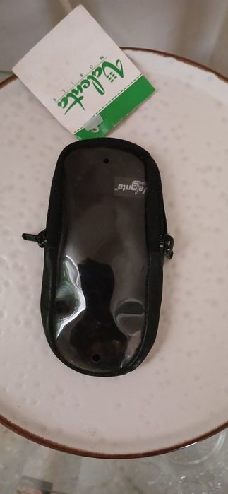 Кожаный чехол новый две змейки сбоку  для хранения мелких деталей